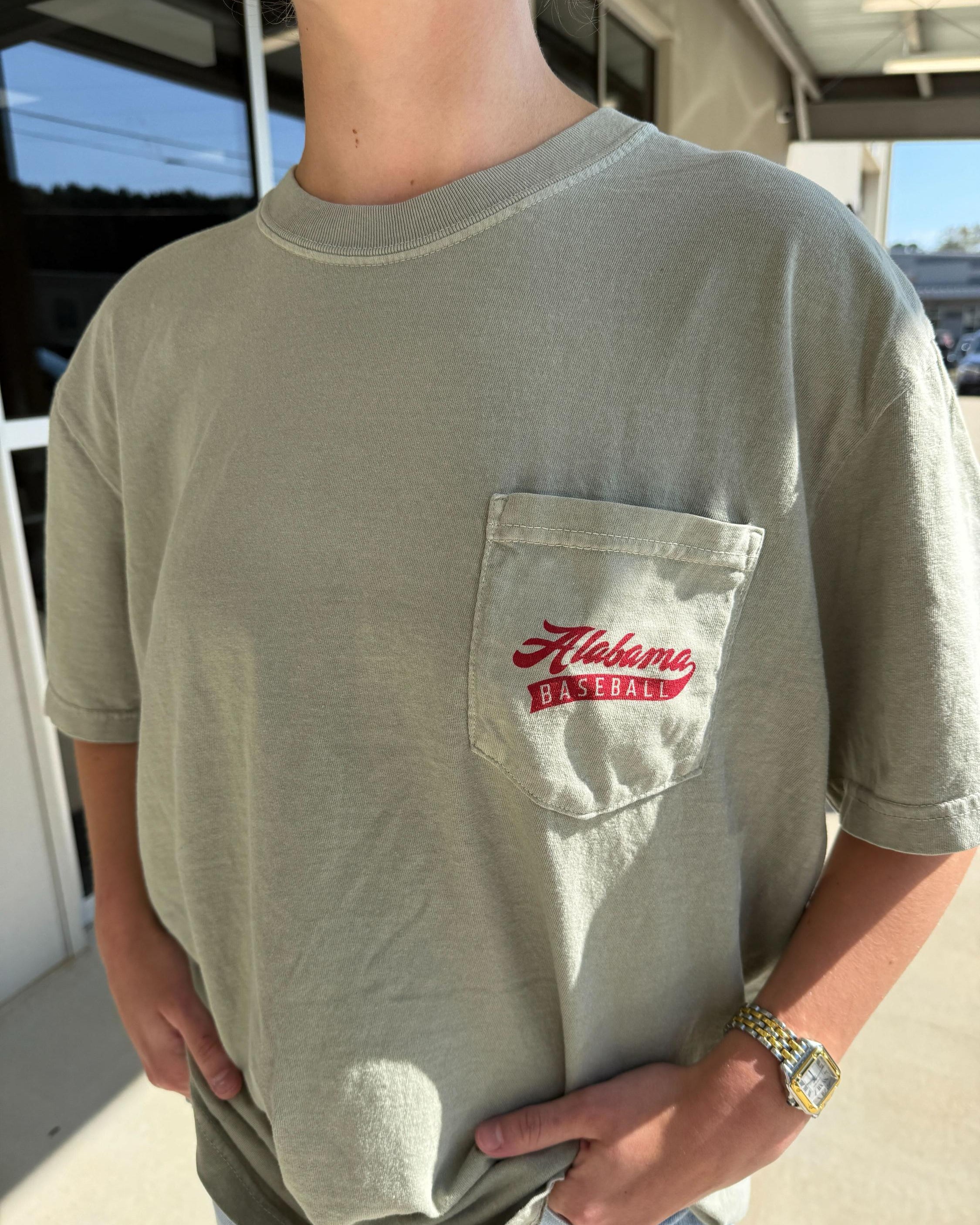 Front Pocket with Red script “Alabama Baseball”