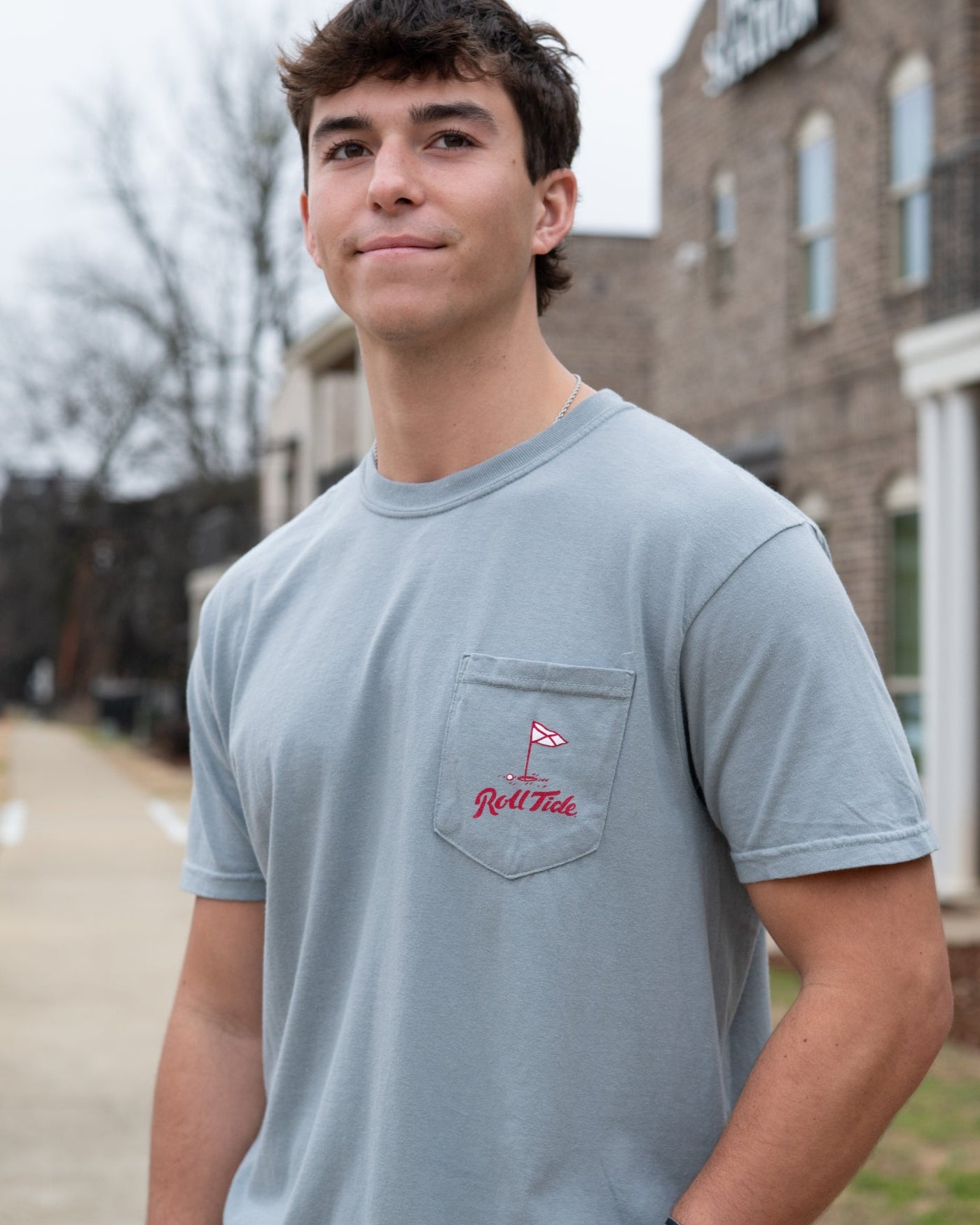 University of Alabama Grey Shirt with a Golf Flag over “Roll Tide” Script on the Front Pocket