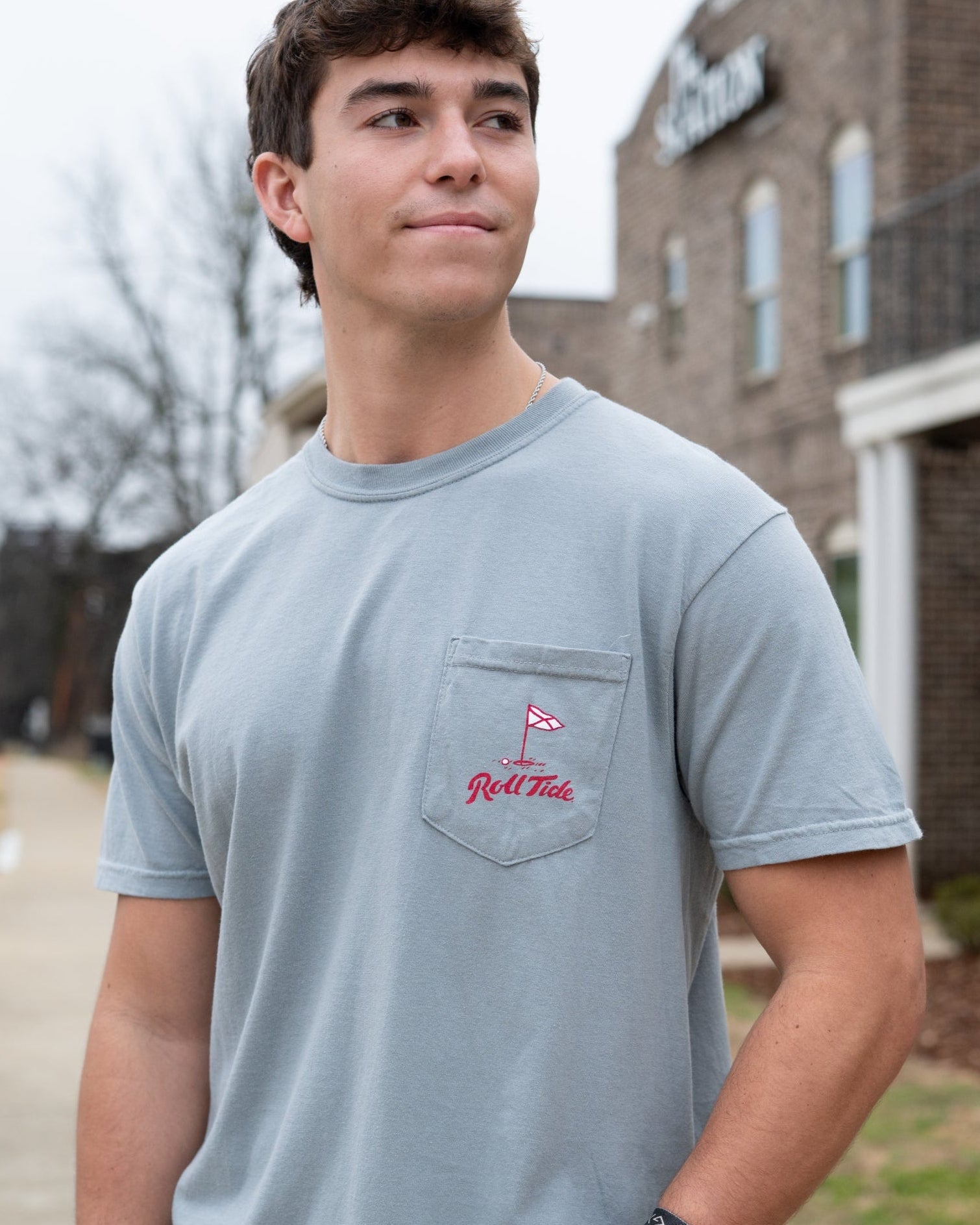 University of Alabama Grey Shirt with a Golf Flag over “Roll Tide” Script on the Front Pocket