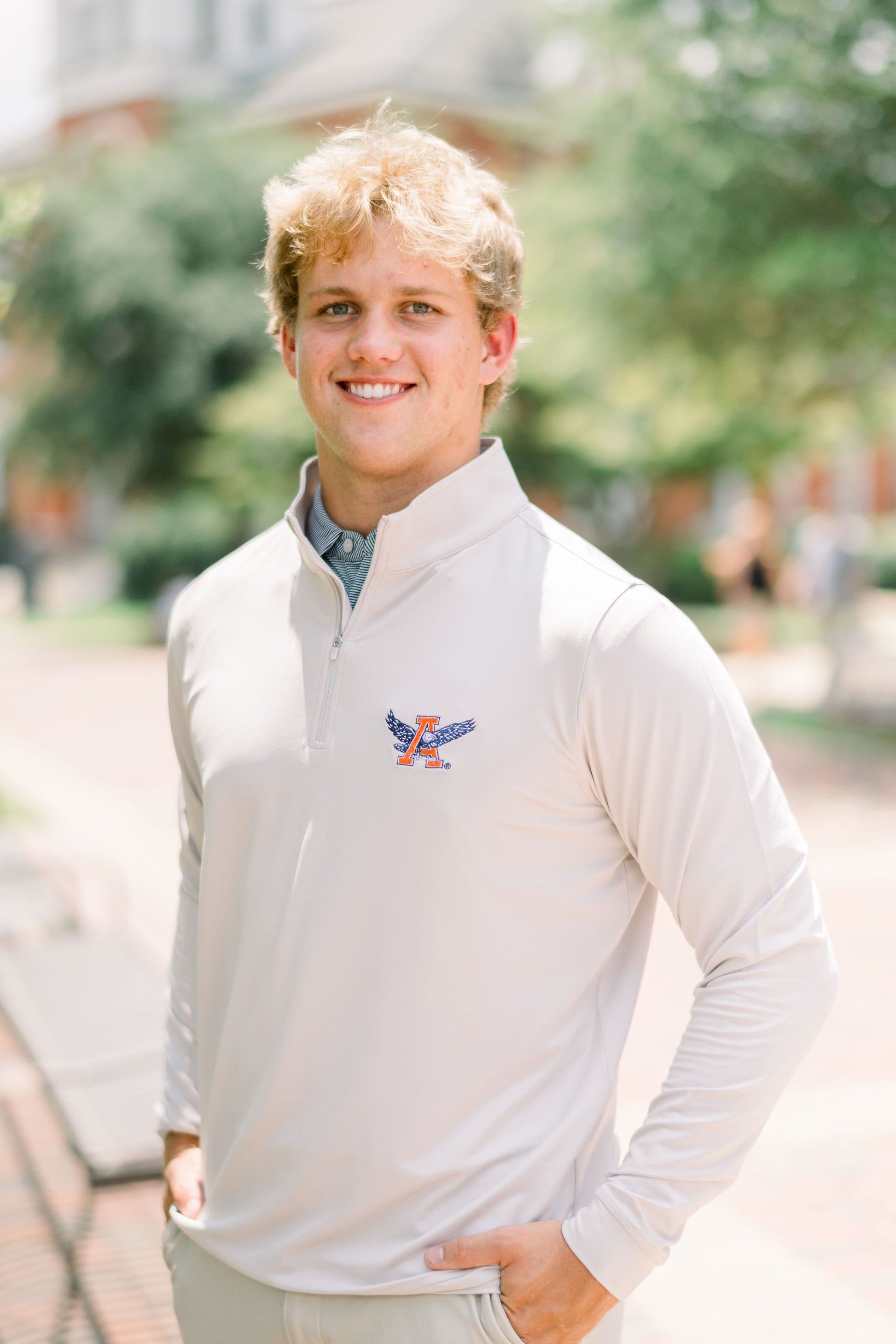 Auburn University Men’s Light Grey Performance Pullover with Auburn Eagle Logo embroidery