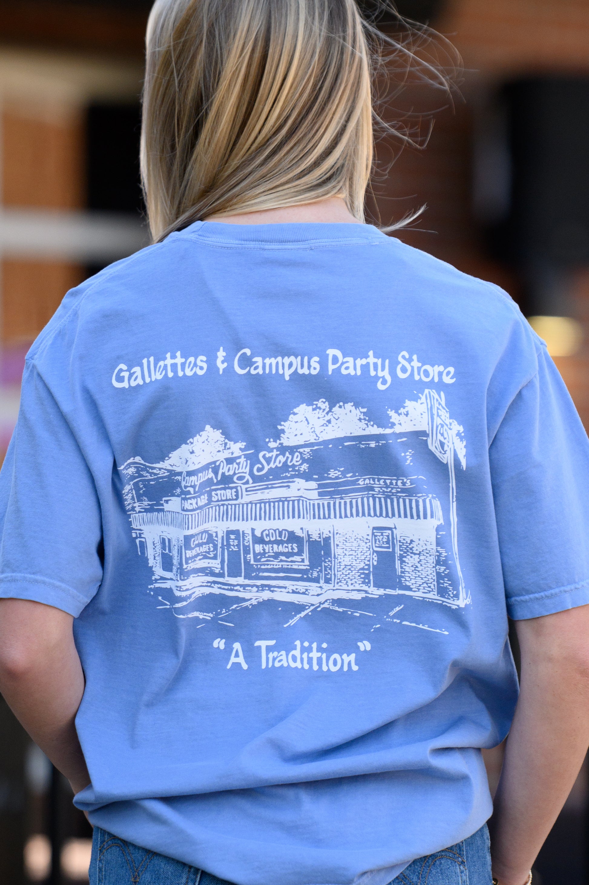 Gallettes T-Shirt with an illustration of the old Gallettes building