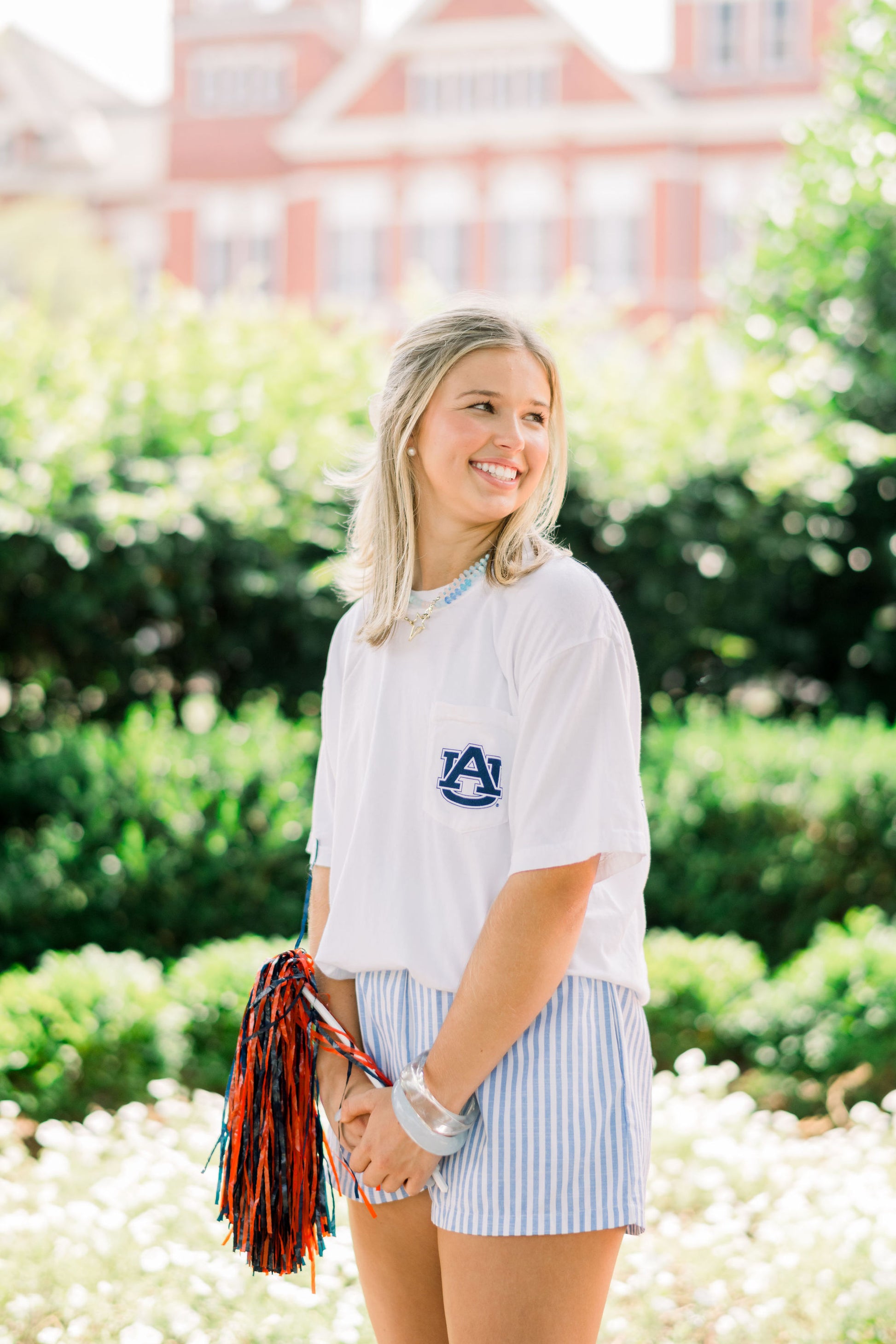 Auburn University White Front Pocket with a Navy Classic AU Logo