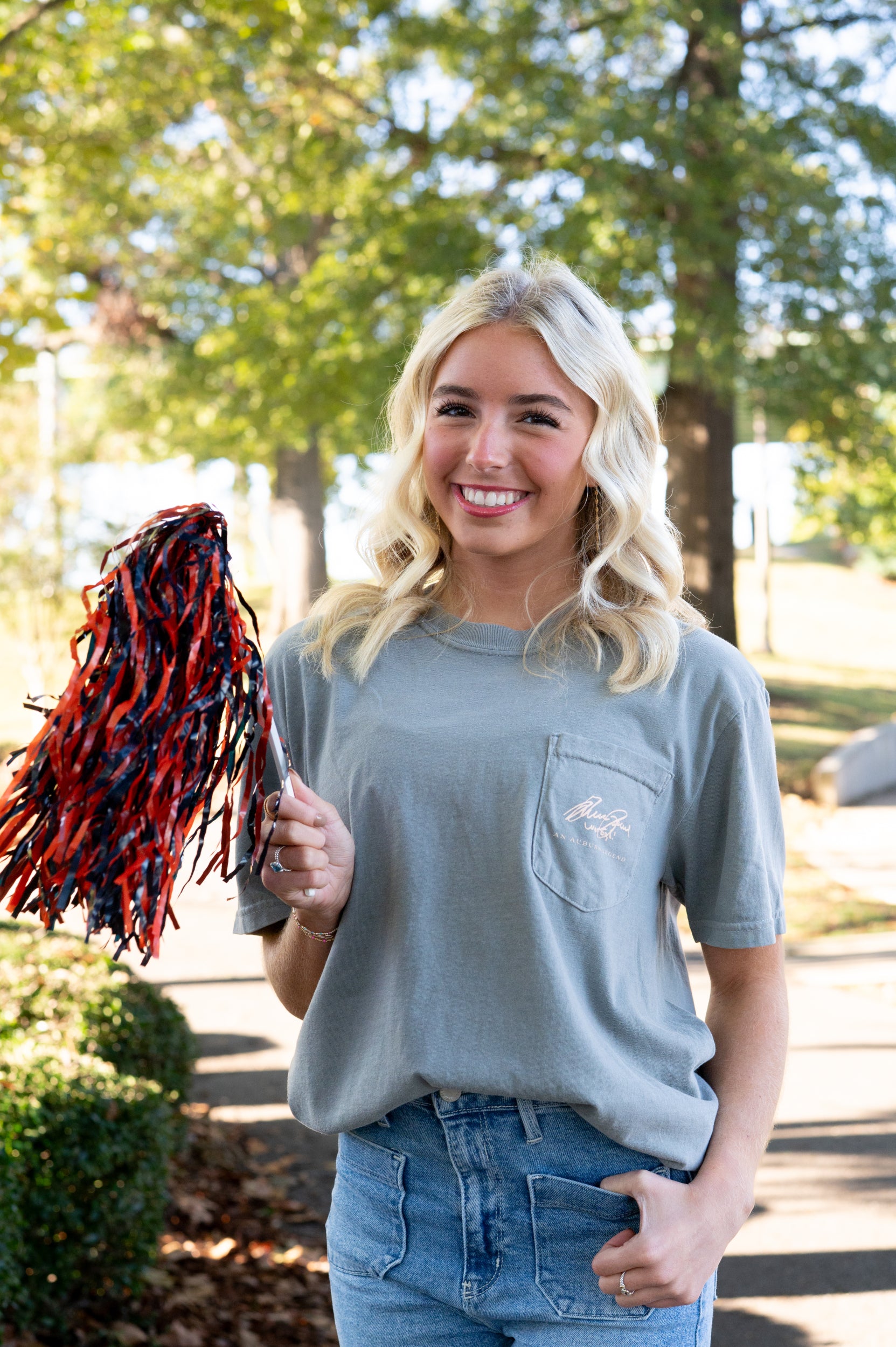 Auburn University Grey T-Shirt with an illustration of Bruce Pearl cheering above text “Thank You, Coach”